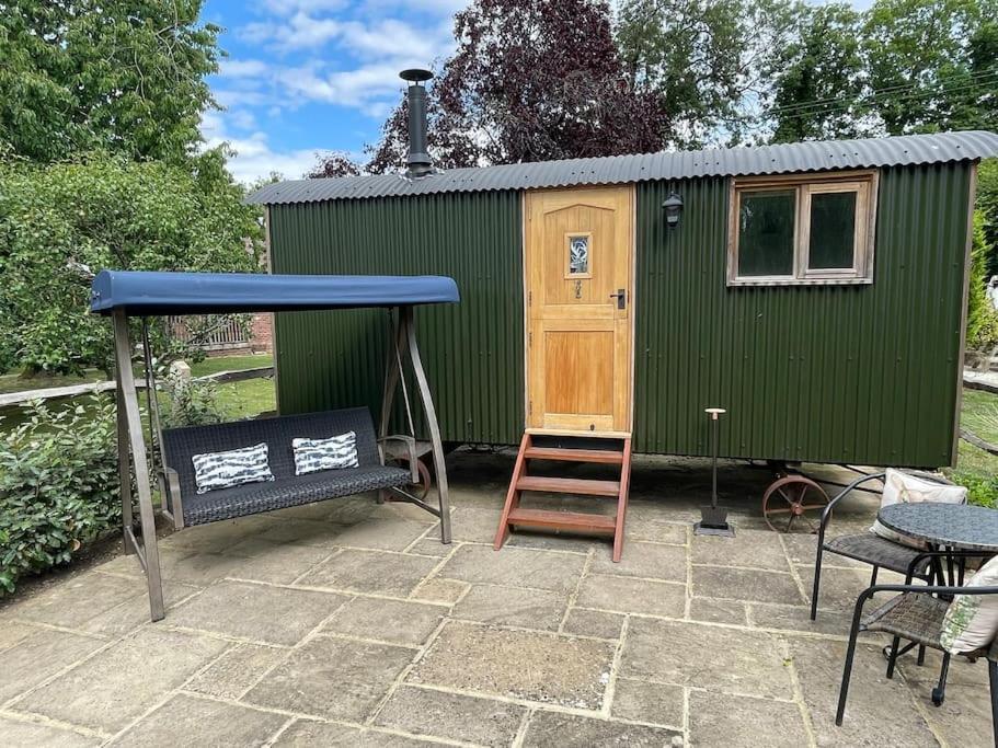 Forest View Shepherd Hut Ewhurst Екстер'єр фото